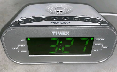 Timex t231y dual alarm clock - t231y,